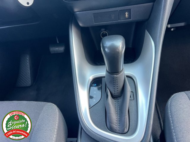 TOYOTA Yaris usata, con Autoradio
