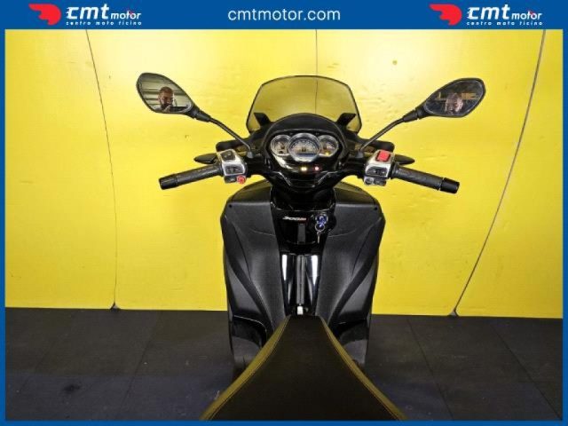 PIAGGIO MP3 usata 9
