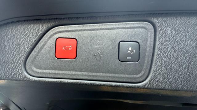 PEUGEOT 3008 usata, con Touch screen