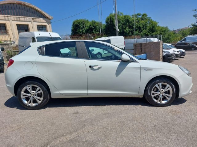 ALFA ROMEO Giulietta usata, con Autoradio