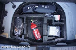 TOYOTA Yaris usata, con Bracciolo