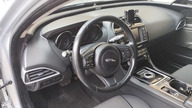 JAGUAR XE usata, con Regolazione elettrica sedili
