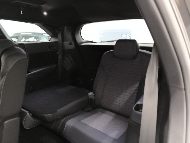 PEUGEOT 5008 usata, con Fari LED