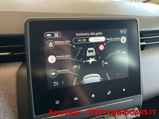 RENAULT Clio usata, con Sensori di parcheggio posteriori
