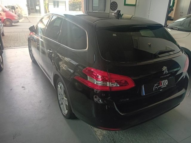 PEUGEOT 308 usata, con Autoradio