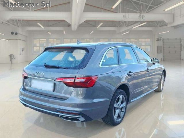 AUDI A4 usata, con Autoradio