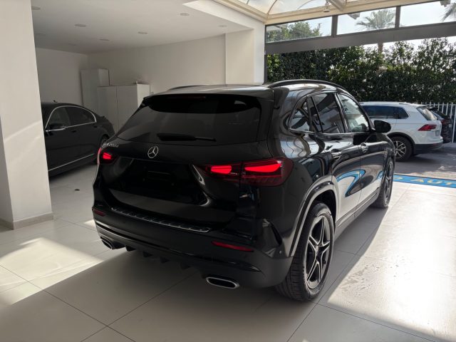 MERCEDES-BENZ GLA 200 usata, con Controllo automatico clima