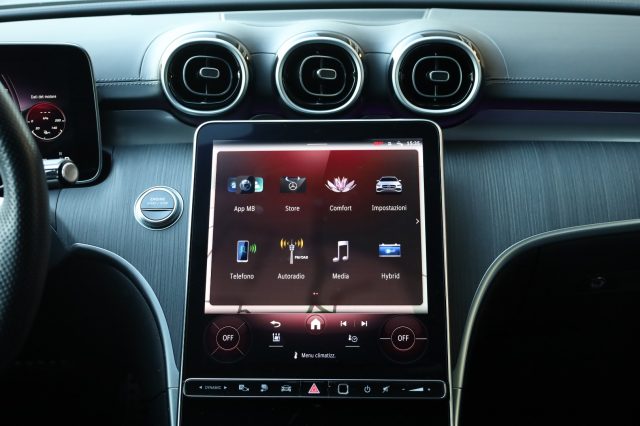 MERCEDES-BENZ C 300 usata, con Sensori di parcheggio posteriori