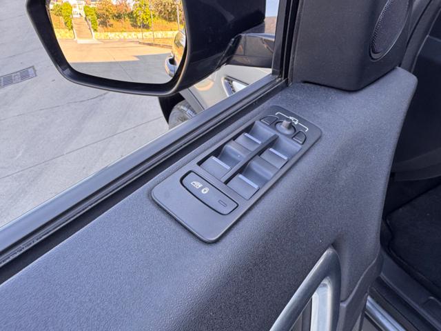 LAND ROVER Discovery Sport usata, con Autoradio digitale
