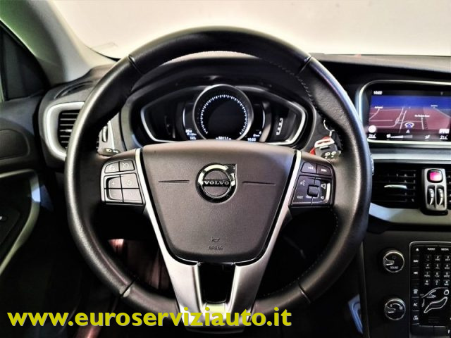 VOLVO V40 Cross Country usata, con Bluetooth