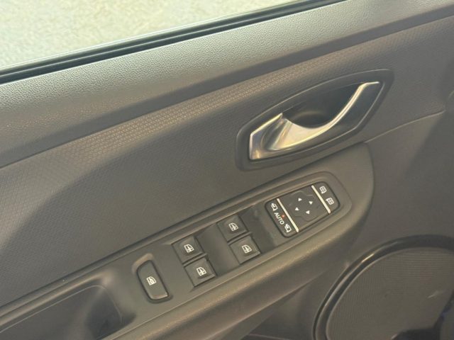RENAULT Clio usata, con Bluetooth