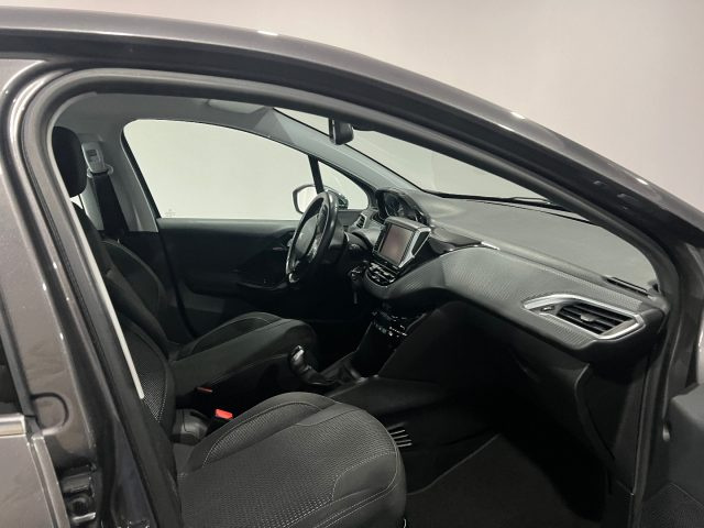 PEUGEOT 208 usata, con Boardcomputer