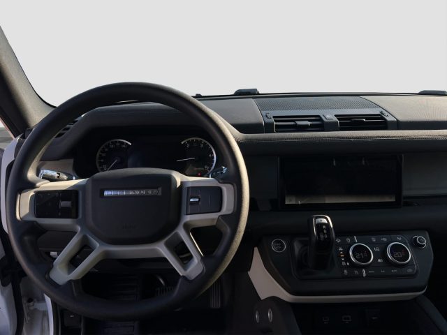 LAND ROVER Defender usata 9