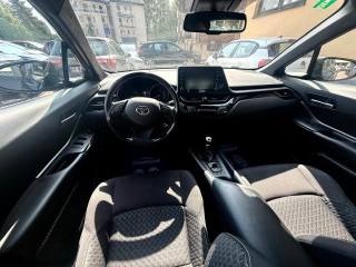 TOYOTA C-HR usata, con Autoradio digitale