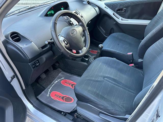 TOYOTA Yaris usata, con Sedile posteriore sdoppiato