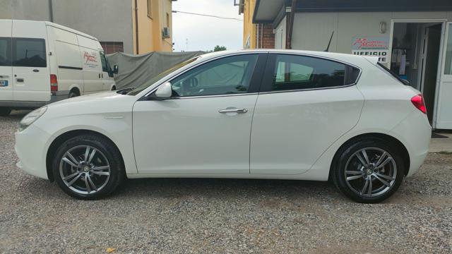 ALFA ROMEO Giulietta usata, con Autoradio