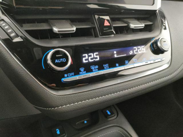 TOYOTA Corolla usata, con USB