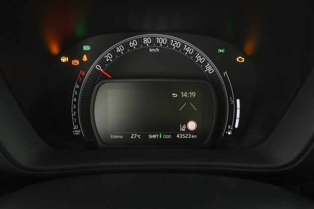 TOYOTA Aygo X usata 6