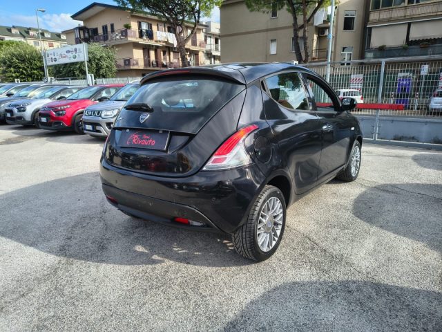 LANCIA Ypsilon usata, con Autoradio