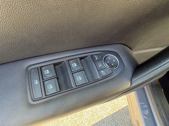 RENAULT Captur usata, con Autoradio digitale