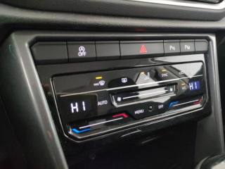 VOLKSWAGEN T-Roc usata, con Sedile posteriore sdoppiato