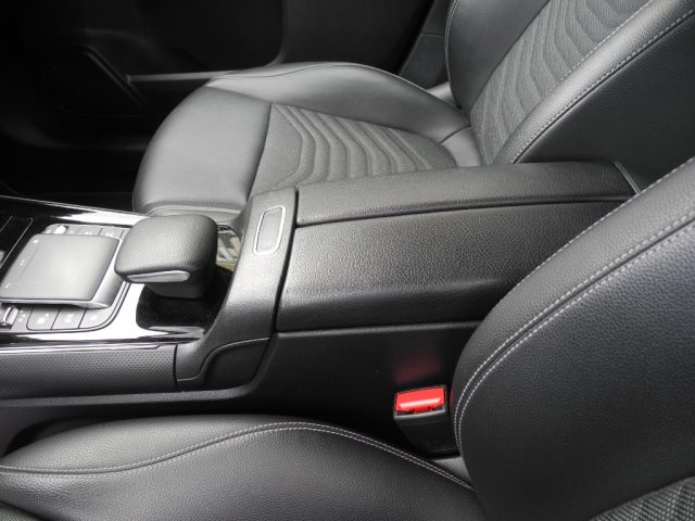 MERCEDES-BENZ GLB 200 usata 55