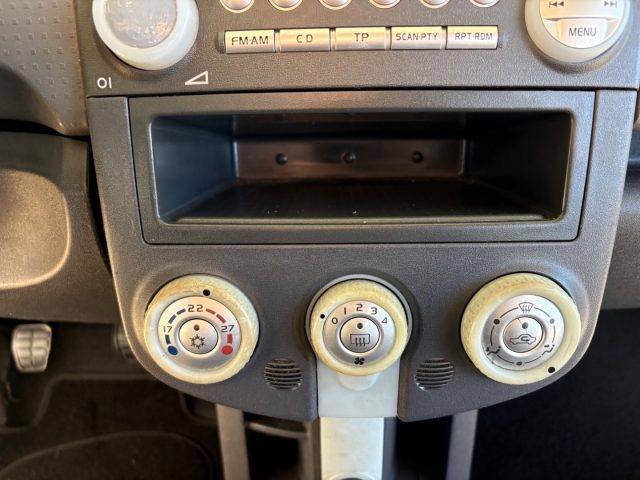 MITSUBISHI Colt usata, con MP3