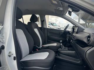 HYUNDAI i10 usata 24