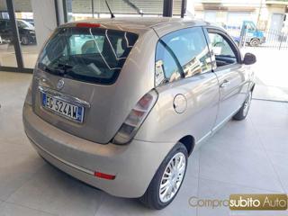 LANCIA Ypsilon usata, con Autoradio