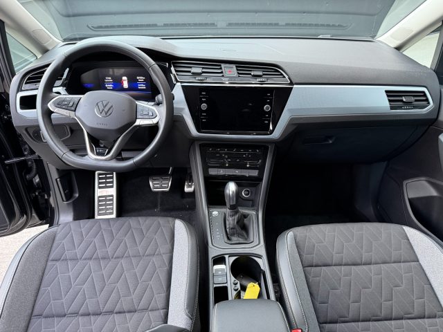 VOLKSWAGEN Touran usata, con Autoradio