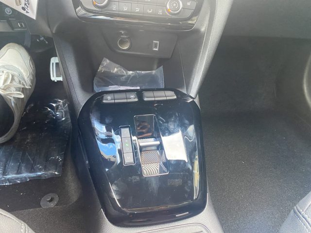 OPEL Corsa usata, con Sensori di parcheggio posteriori