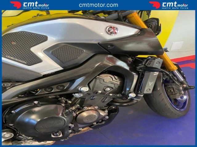 YAMAHA MT-09 usata 7
