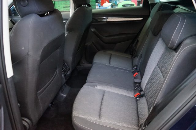 SKODA Karoq usata, con Bracciolo