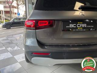 MERCEDES-BENZ GLB 180 usata, con Autoradio digitale
