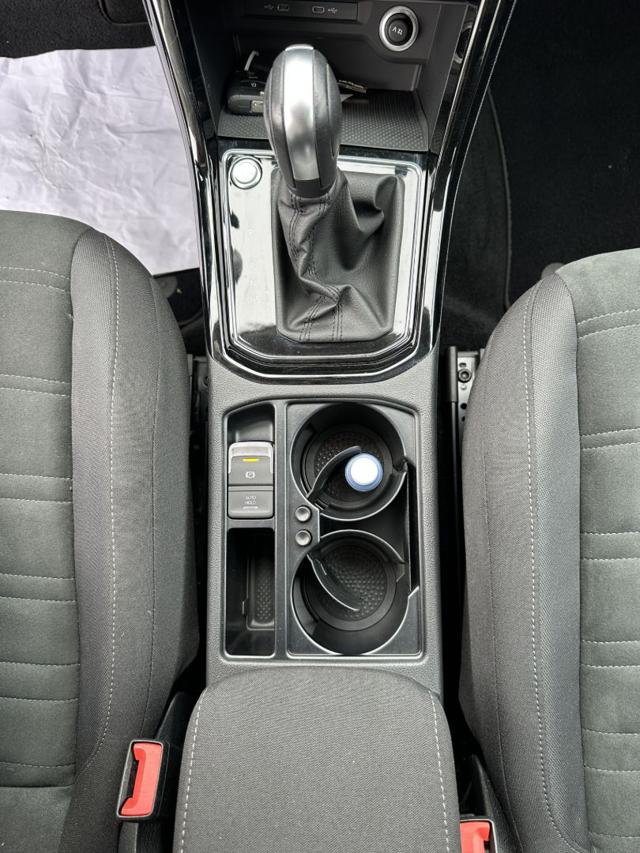 VOLKSWAGEN Touran usata, con ESP