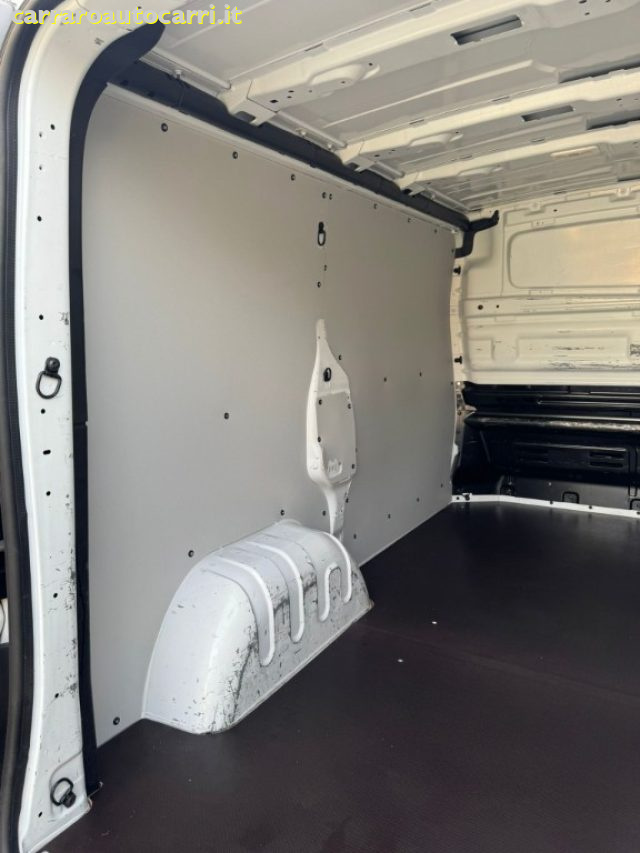 RENAULT Trafic usata, con Bracciolo