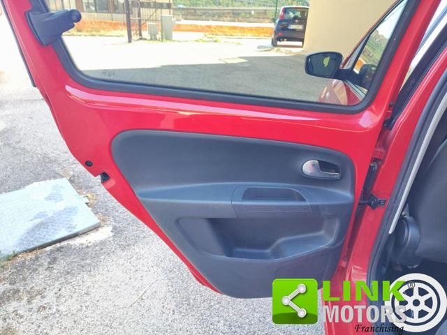 VOLKSWAGEN up! usata, con Sedile posteriore sdoppiato