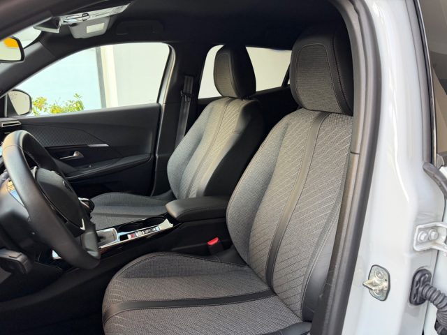 PEUGEOT 2008 usata, con Sensori di parcheggio posteriori