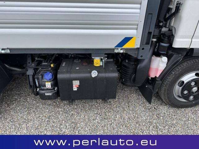 ISUZU M21 usata, con Sensore di luce