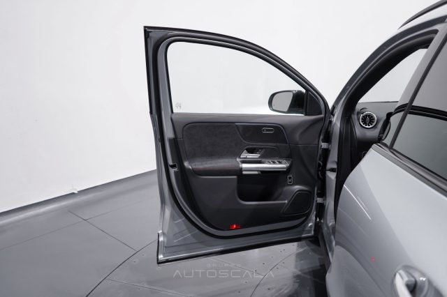 MERCEDES-BENZ GLA 200 usata, con Climatizzatore