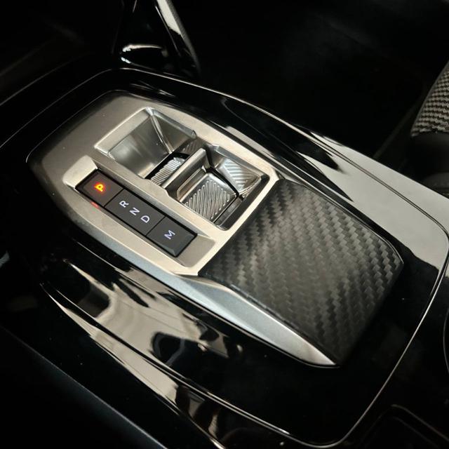 PEUGEOT 2008 usata, con Luci diurne LED