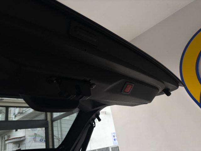 PEUGEOT 3008 usata, con USB