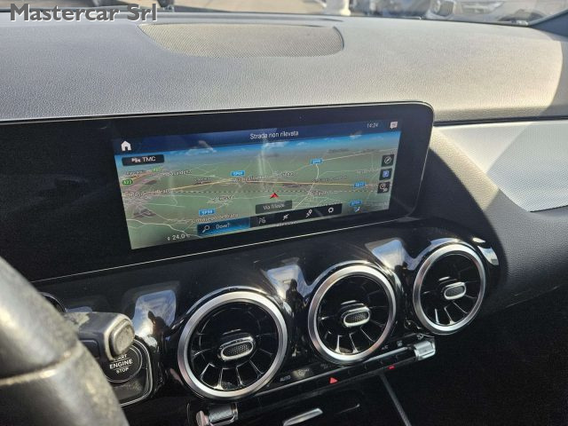 MERCEDES-BENZ GLA 250 usata, con Bracciolo