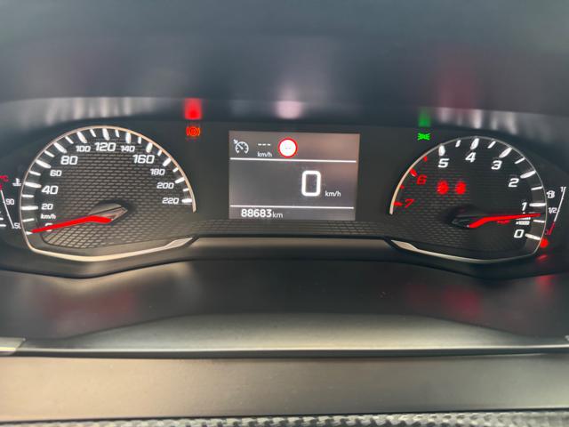 PEUGEOT 2008 usata, con Autoradio