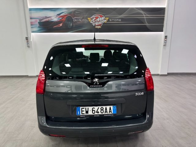 PEUGEOT 5008 usata, con Boardcomputer