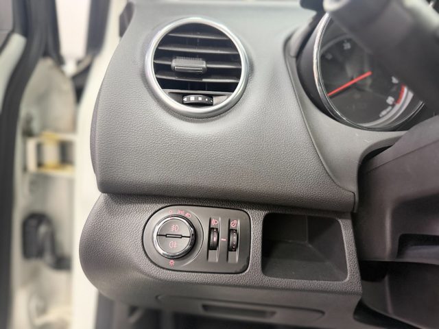 OPEL Meriva usata, con Bluetooth