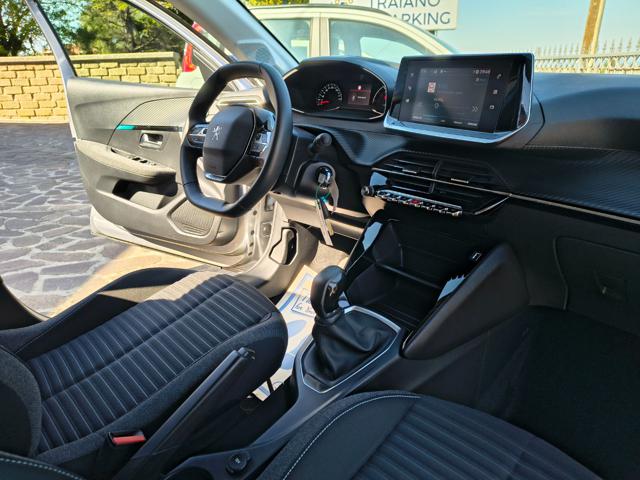 PEUGEOT 208 usata, con USB
