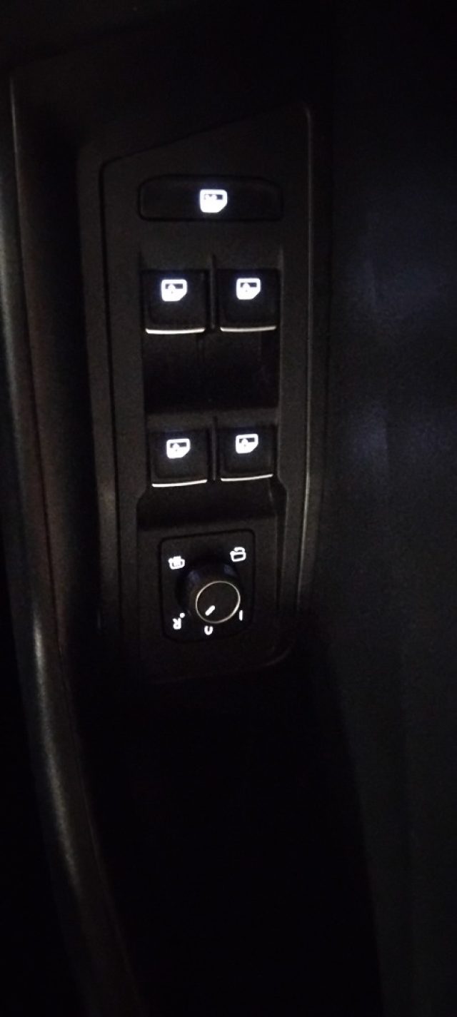 VOLKSWAGEN T-Roc usata, con Airbag testa