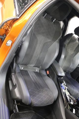 PEUGEOT 2008 usata, con Cruise Control