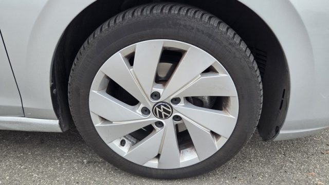 VOLKSWAGEN Golf usata, con Autoradio